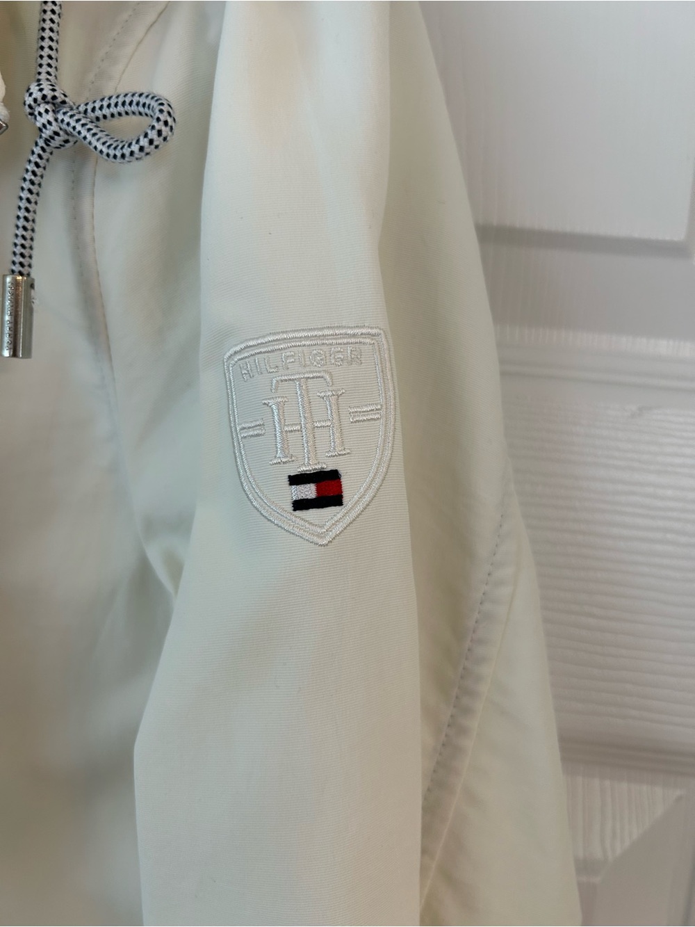 NWOT Tommy Hilfiger Women’s White Full Zip Snap Button Windbreaker Jacket Size S - Picture 7 of 14